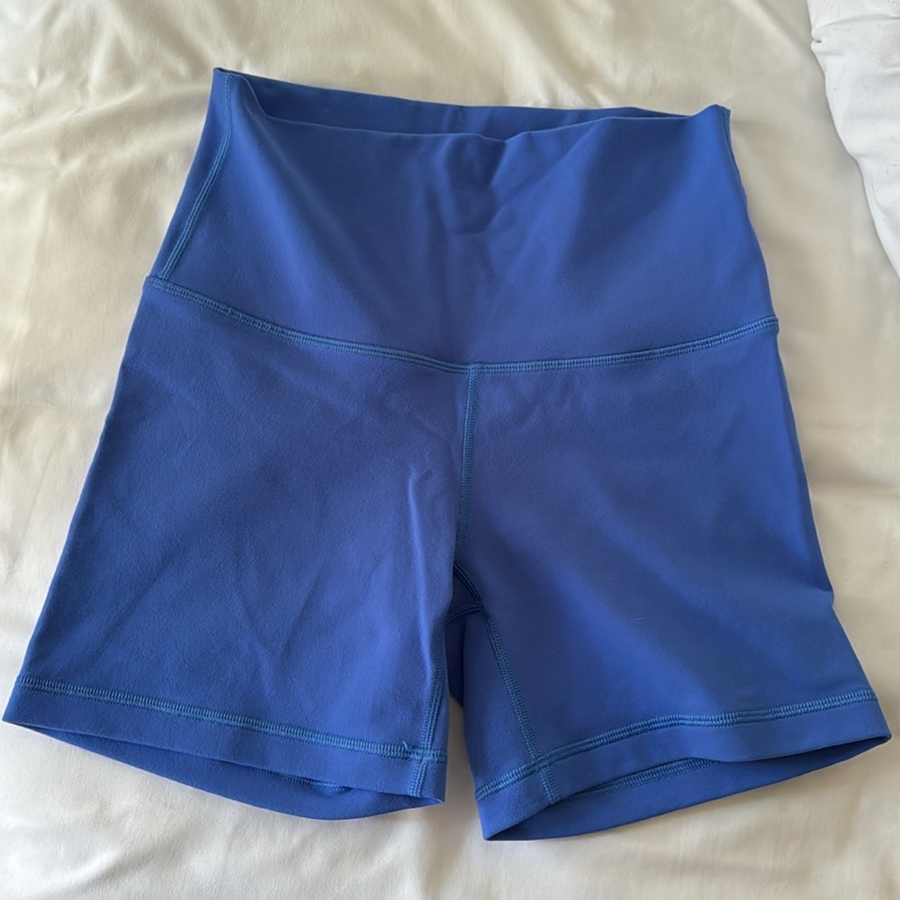 New Aritzia Butter Soft Biker Shorts - Picture 2 of 3